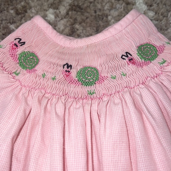 Smocked snail baby dress - Picture 2 of 2
